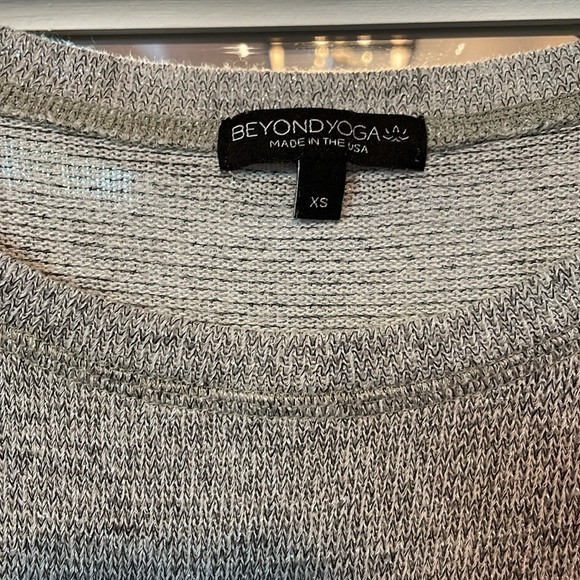 Sale! Beyond Yoga gray women’s top size XS silver sparkle asymmetrical - Picture 2 of 6